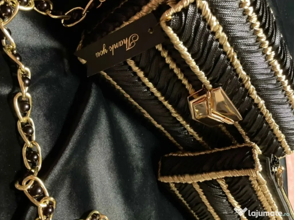 Poșetă lucrata manual cu portofel