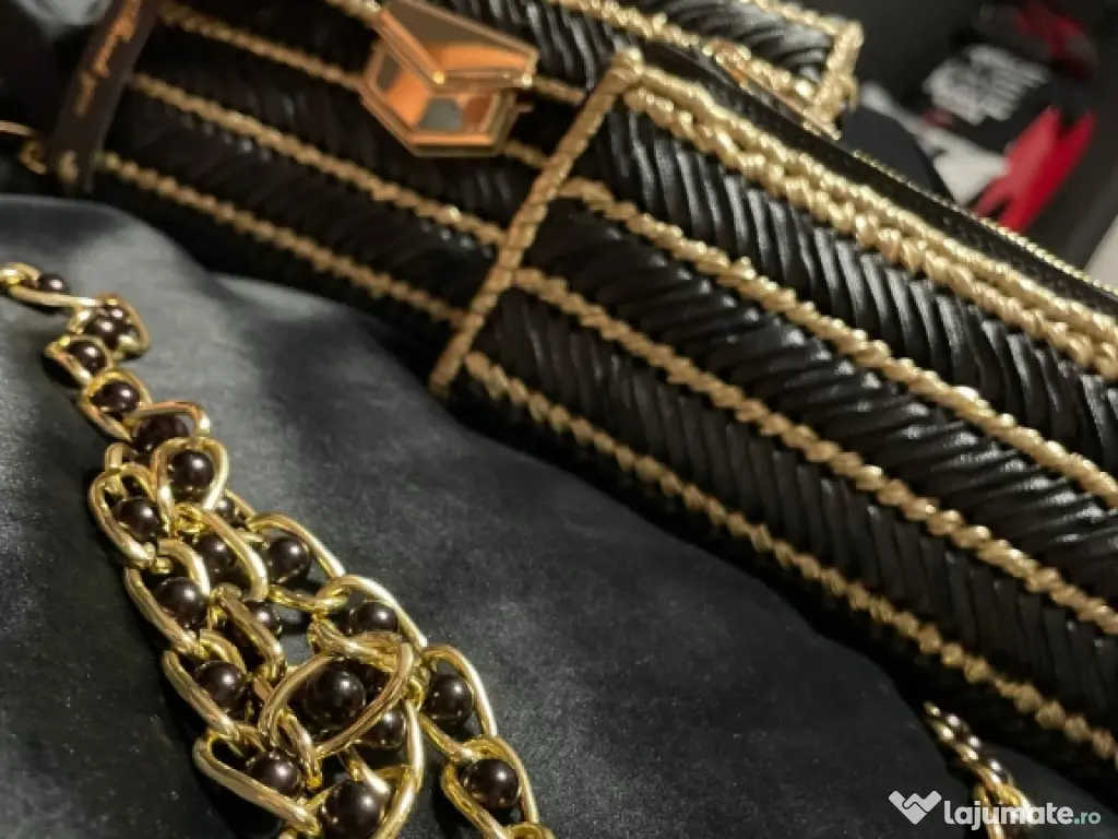 Poșetă lucrata manual cu portofel