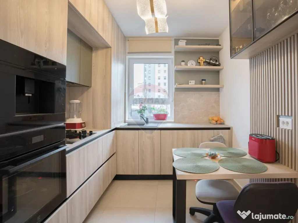 Apartament cu 3 camere decomandat, boxă și parcare la C...