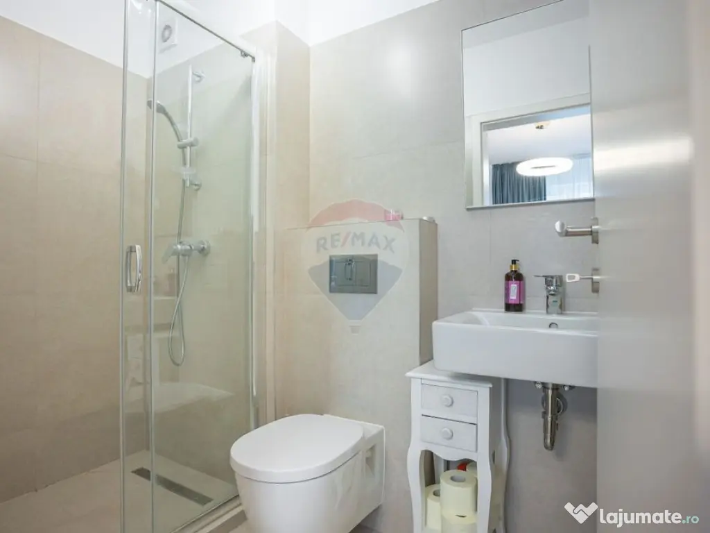 Apartament cu 3 camere decomandat, boxă și parcare la C...