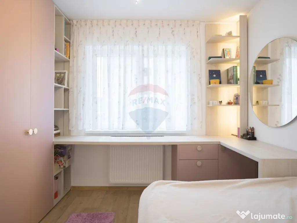 Apartament cu 3 camere decomandat, boxă și parcare la C...