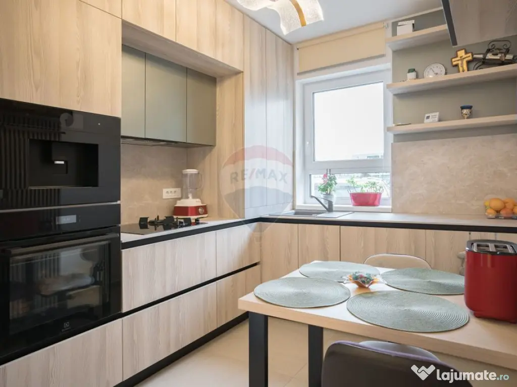 Apartament cu 3 camere decomandat, boxă și parcare la C...