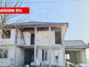 Casă la roșu cu posibilitate de personalizare proprie-tere 