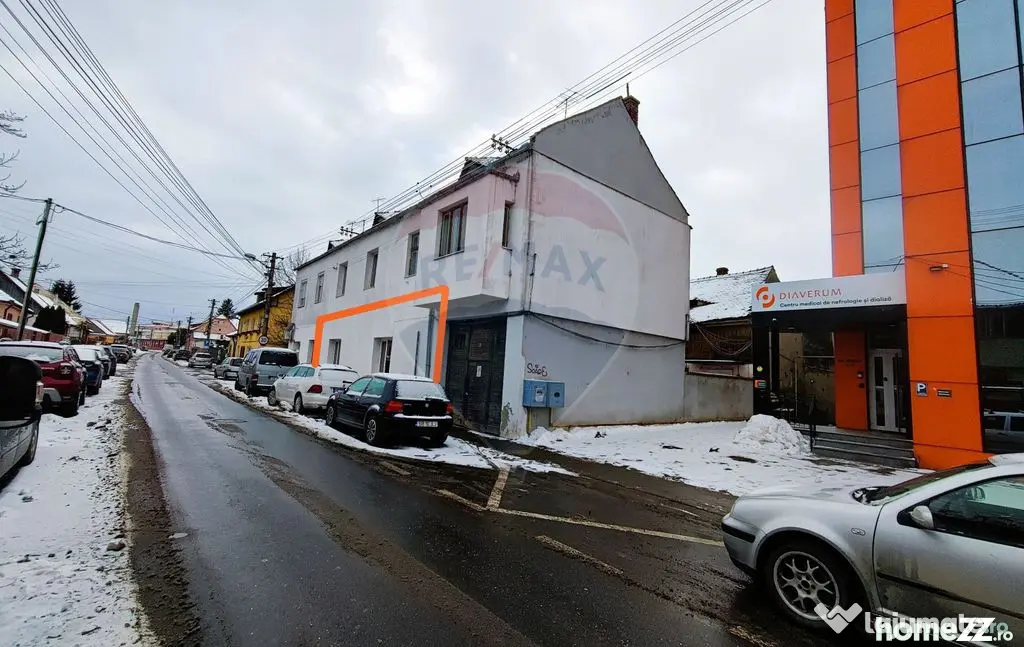 Apartament cu 3 camere,la parter, pe strada Morilor nr.10...