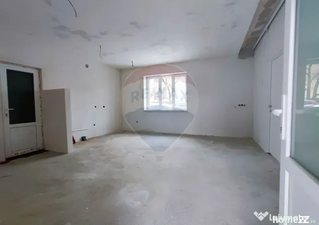Apartament cu 3 camere,la parter, pe strada Morilor nr.10...