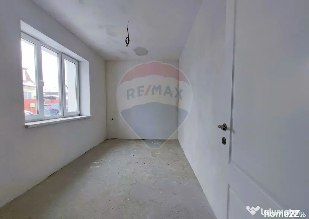 Apartament cu 3 camere,la parter, pe strada Morilor nr.10...