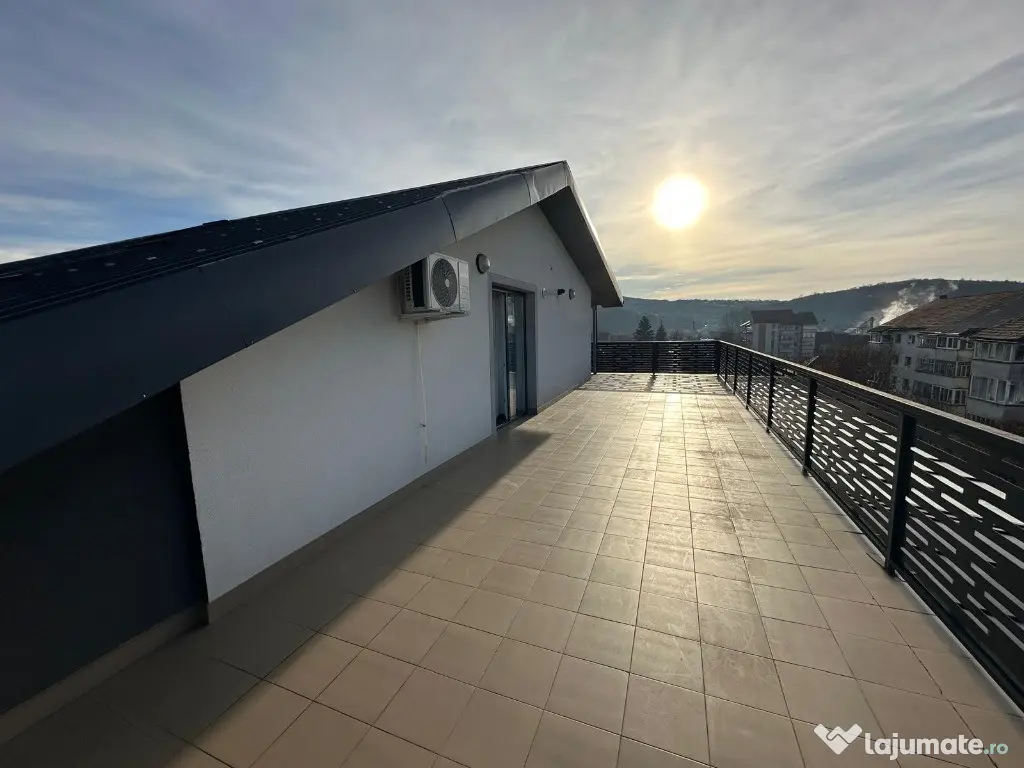 Apartament 3 camere zona Indepemdentei