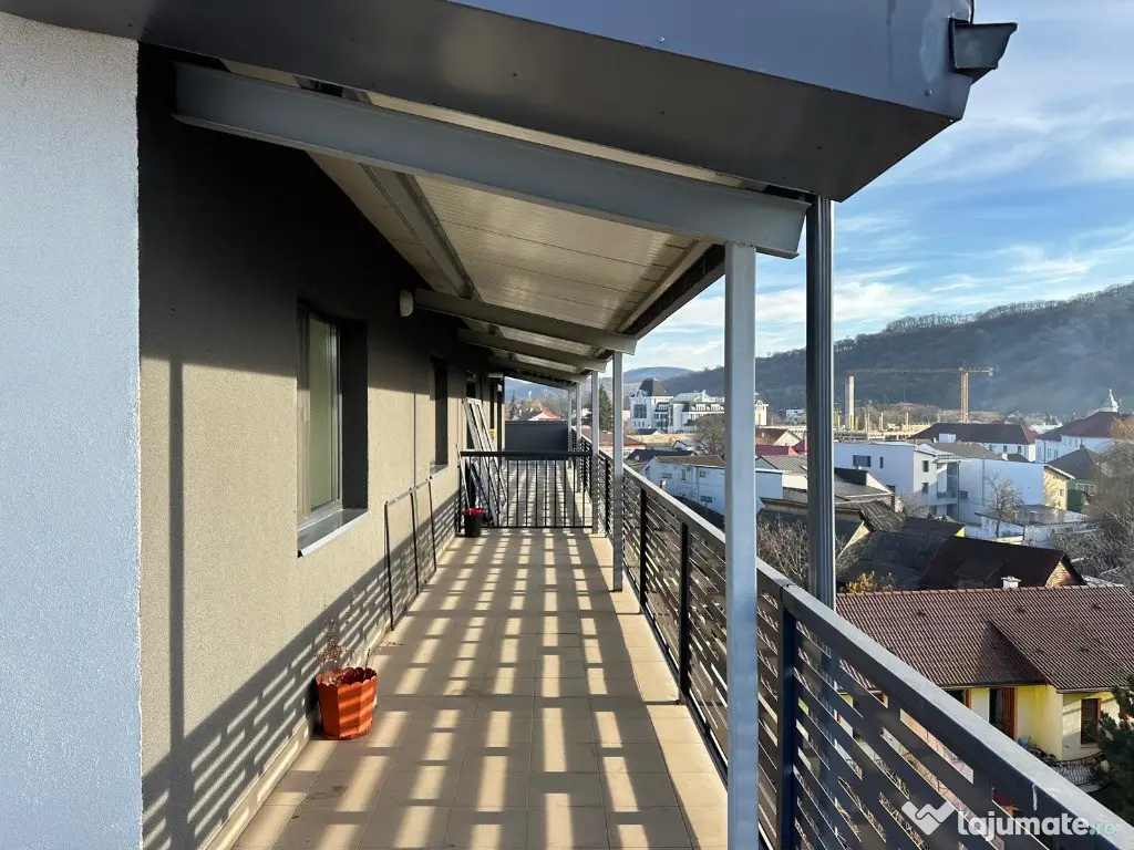 Apartament 3 camere zona Indepemdentei