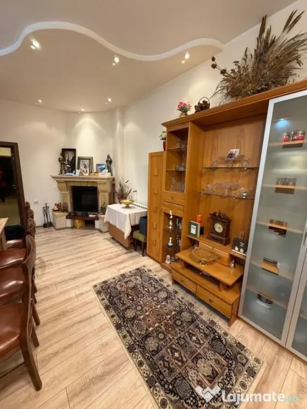 Casa P+1+M , Faleza Nord, pretabil Pensiune /Comercial