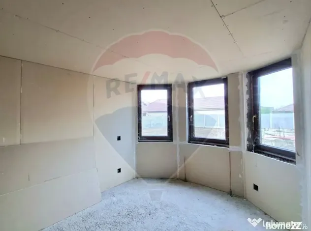 Casă în Vladimirescu, 5 camere, garaj, 1000 mp teren. C...