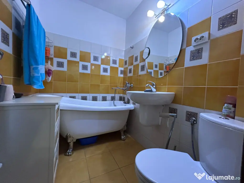 - Apartament 2 camere Renovat Total, zona Garii. Suprafata 4