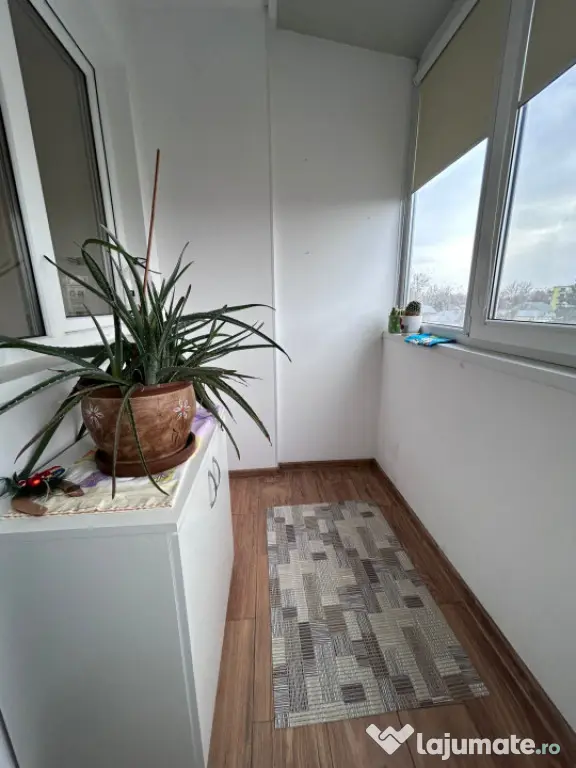 - Apartament 2 camere Renovat Total, zona Garii. Suprafata 4