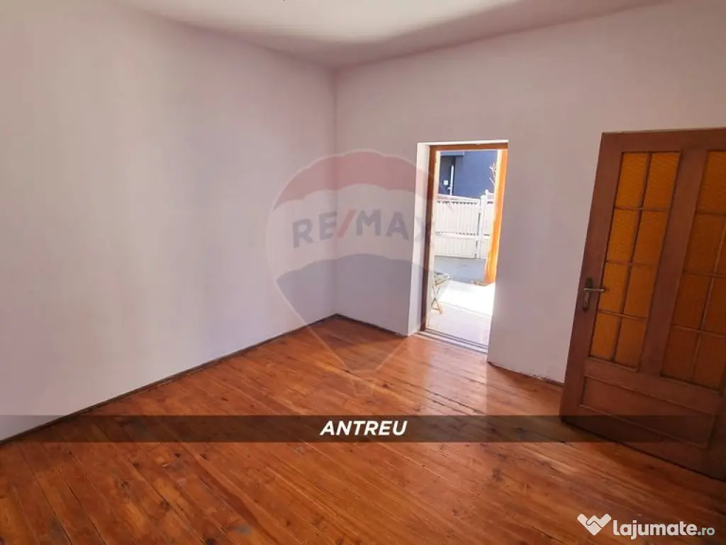 Casă / Vilă cu 5 camere de vânzare în zona Orasul Vechi