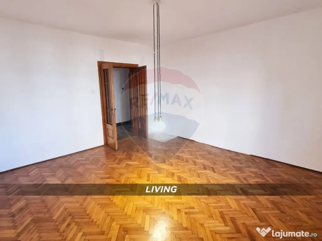 Casă / Vilă cu 5 camere de vânzare în zona Orasul Vechi