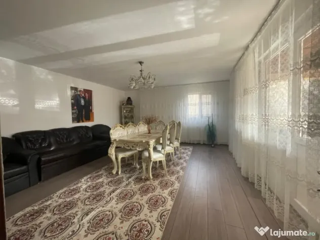 Casă unifamilială cu curte proprie, 100 mp, zona Ferneziu