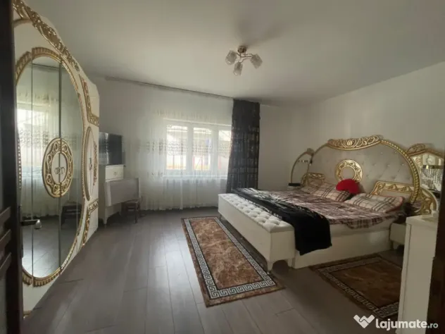 Casă unifamilială cu curte proprie, 100 mp, zona Ferneziu