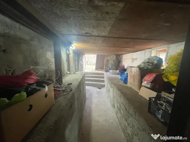 Casă unifamilială cu curte proprie, 100 mp, zona Ferneziu