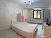 Vanzare apartament 3 camere si curte,loc de parcare Padur... 