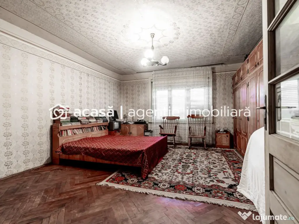 Casă de vanzare cu 3 camere in Chisineu Cris - Locuința...