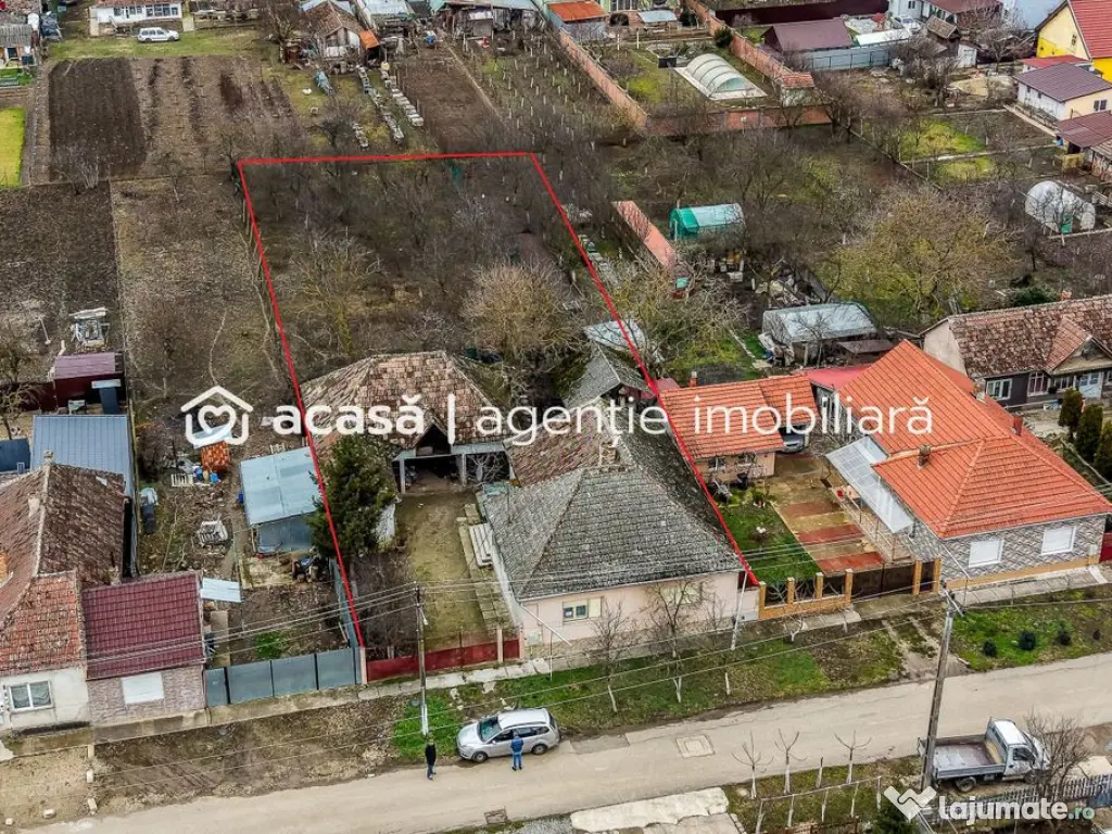 Casă de vanzare cu 3 camere in Chisineu Cris - Locuința...