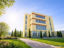 Edificiu cu acces facil, componenta si dotari apreciabile, C