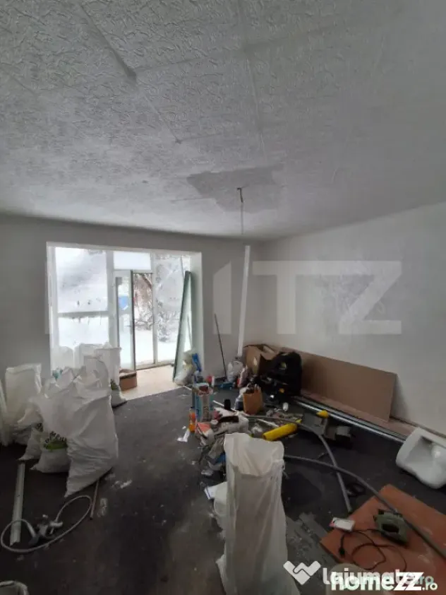Spațiu comercial 55 mp, în curs de renovare, 3 camere la p - Brasov (Brasov)