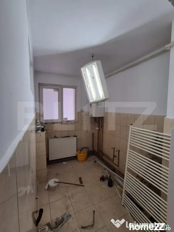 Spațiu comercial 55 mp, în curs de renovare, 3 camere la p - Brasov (Brasov)