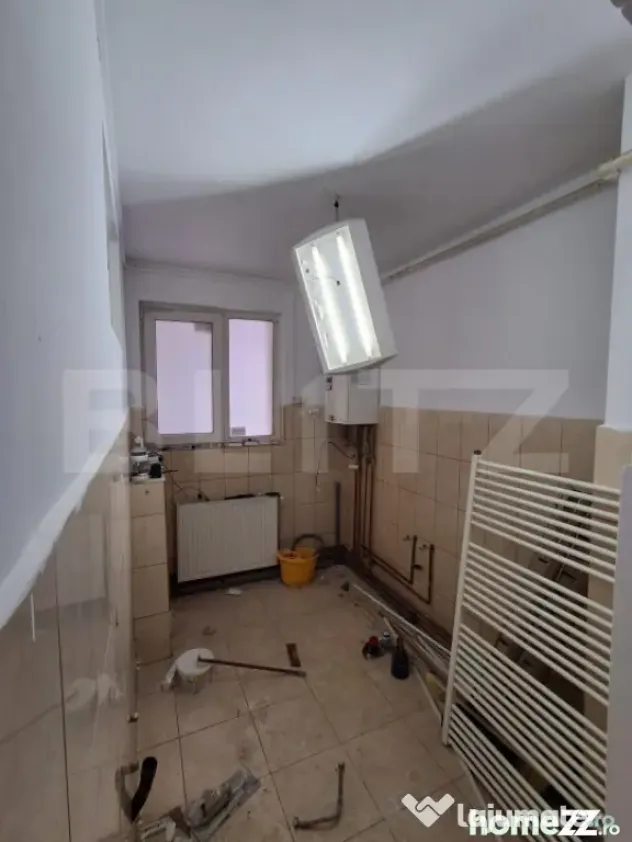 Spațiu comercial 55 mp, în curs de renovare, 3 camere la p - Brasov (Brasov)
