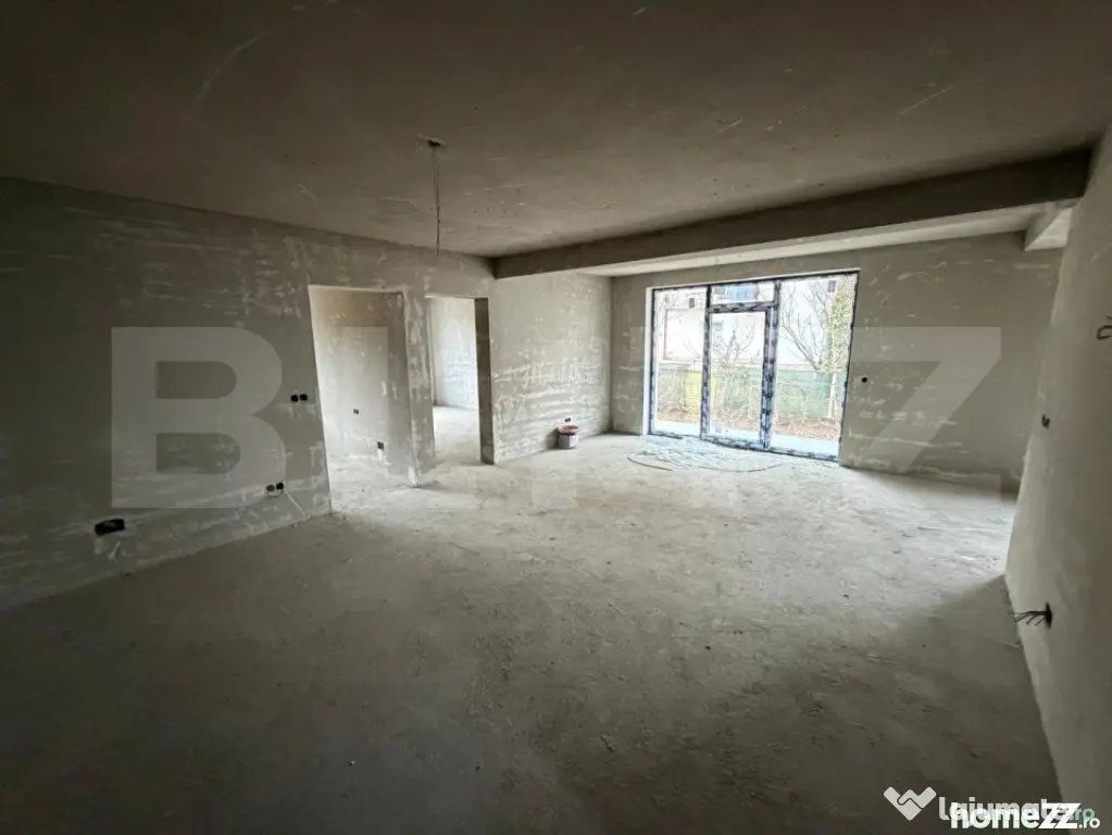 Apartament 4 camere, semifinisat cu garaj si boxa, zona Brad - Zalau (Salaj)