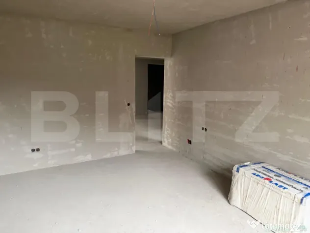 Apartament 4 camere, semifinisat cu garaj si boxa, zona Brad - Zalau (Salaj)
