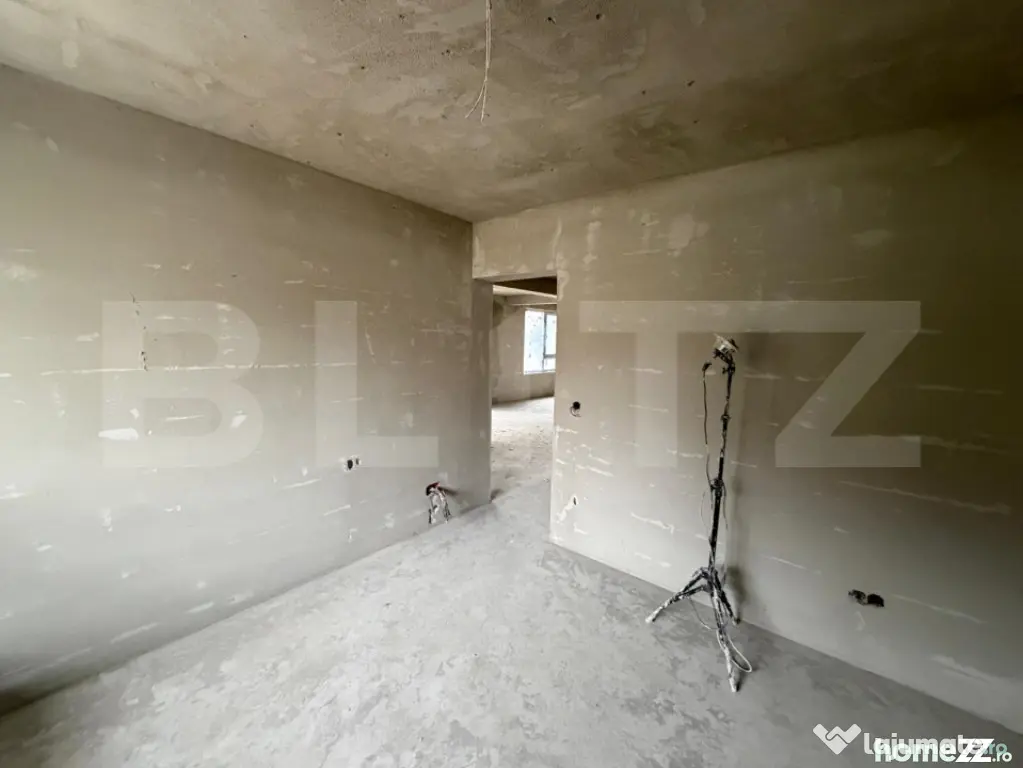 Apartament 4 camere, semifinisat cu garaj si boxa, zona Brad - Zalau (Salaj)