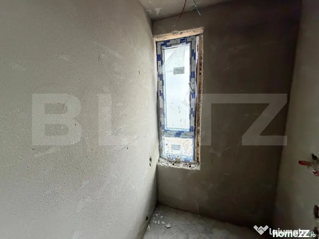Apartament 4 camere, semifinisat cu garaj si boxa, zona Brad - Zalau (Salaj)