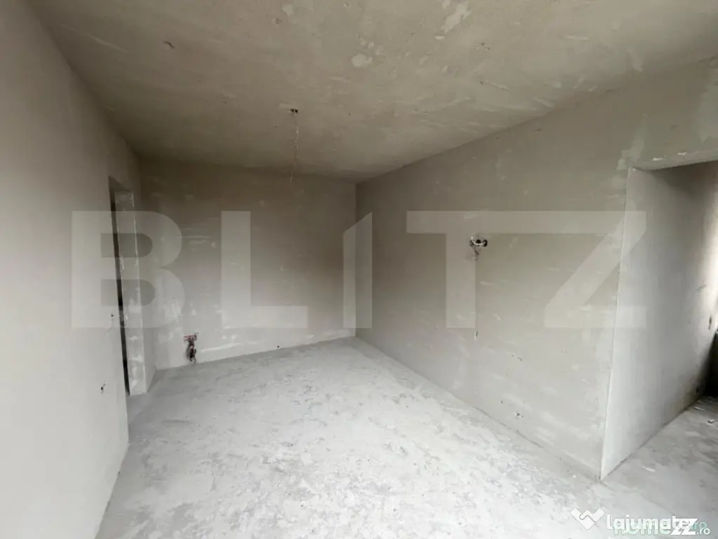 Apartament 4 camere, semifinisat cu garaj si boxa, zona Brad - Zalau (Salaj)