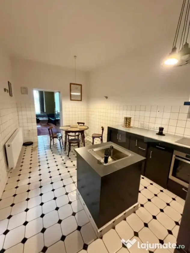 Apartament 2 camere, 71 mp, tavan inalt 3,30 m, garaj, Centr
