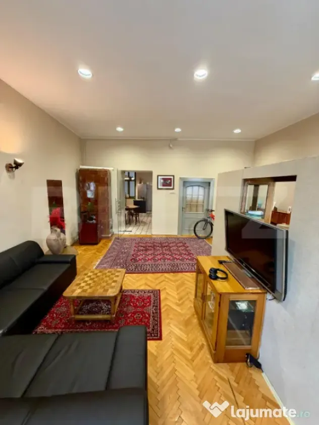 Apartament 2 camere, 71 mp, tavan inalt 3,30 m, garaj, Centr
