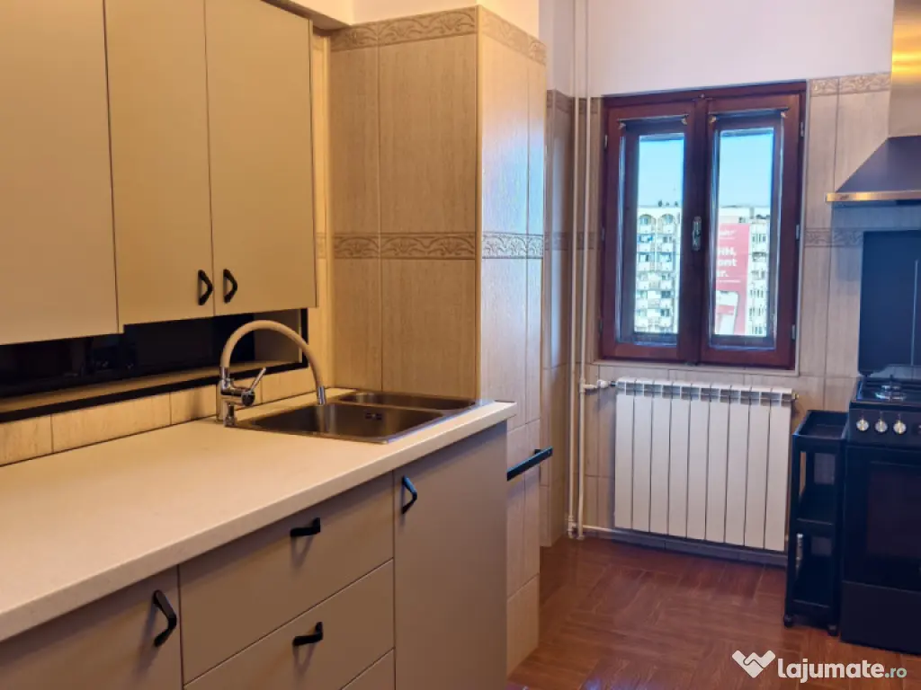 Apartament, 2 camere, ultracentral, etajul 8, Ploiești