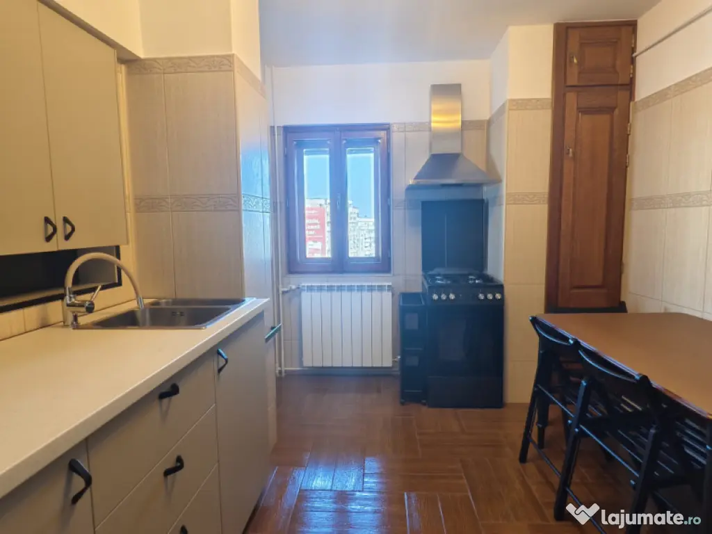 Apartament, 2 camere, ultracentral, etajul 8, Ploiești