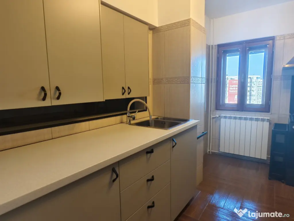 Apartament, 2 camere, ultracentral, etajul 8, Ploiești