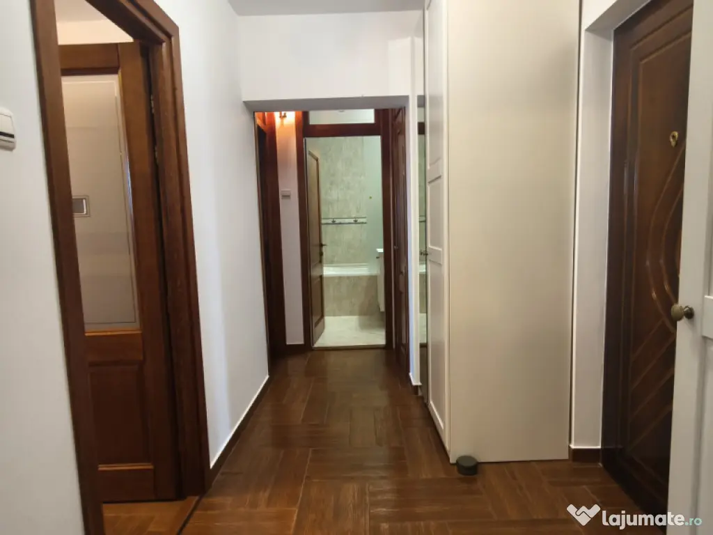 Apartament, 2 camere, ultracentral, etajul 8, Ploiești