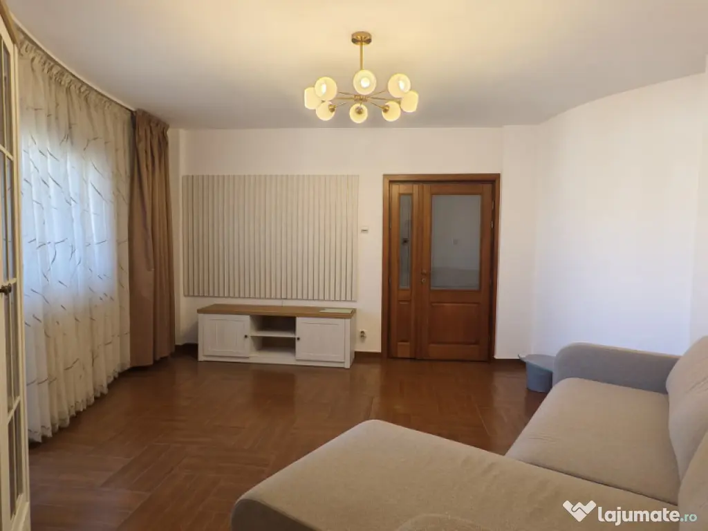 Apartament, 2 camere, ultracentral, etajul 8, Ploiești