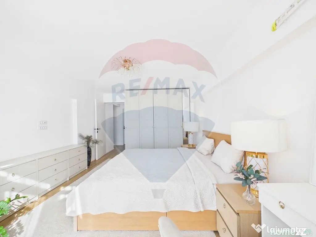 Apartament de vanzare, 3 camere ultra finisat, Bd. Unirii