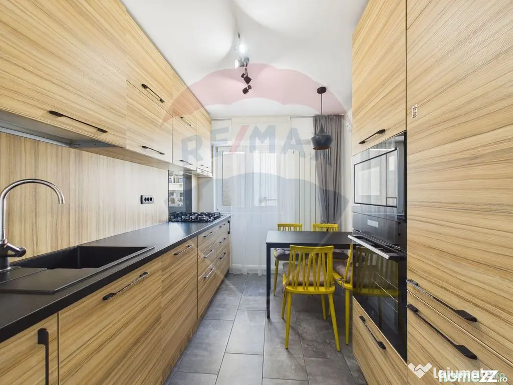 Apartament de vanzare, 3 camere ultra finisat, Bd. Unirii