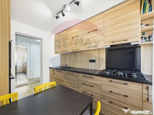 Apartament de vanzare, 3 camere ultra finisat, Bd. Unirii