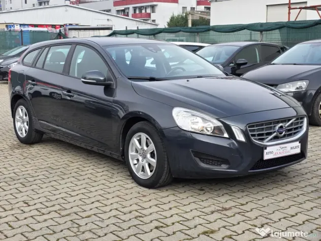 Volvo V60 Diesel, incalzire scaune, Navi, Carlig