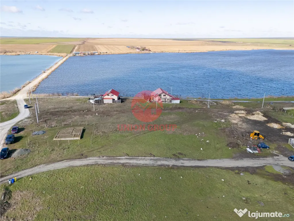 Teren Intravilan 2380 mp Langa Lac, Corbu