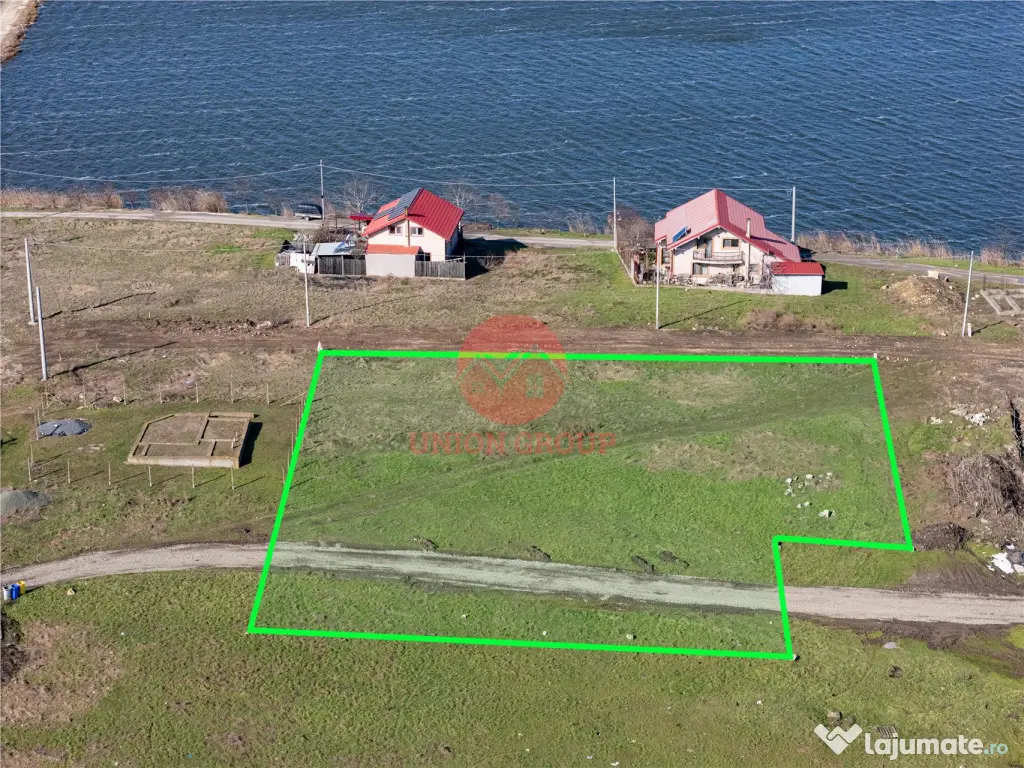 Teren Intravilan 2380 mp Langa Lac, Corbu