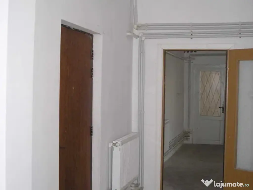 Spatiu comercial, 220 mp, zona 1 Mai