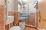 Apartament de vânzare cu 4 camere decomandat - Zona Intim 