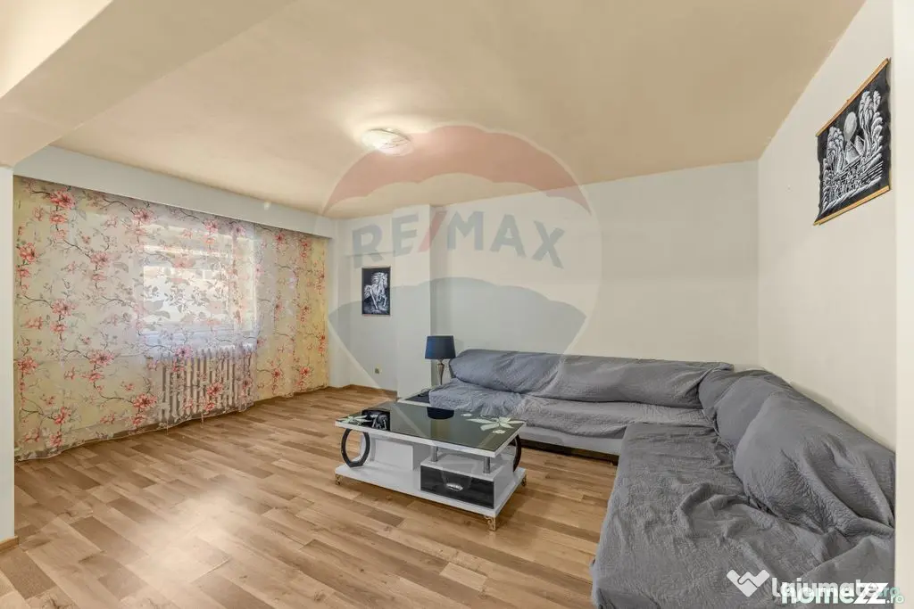 Apartament de vânzare cu 4 camere decomandat - Zona Intim - Arad (Arad)