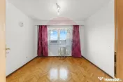 Apartament de vânzare cu 4 camere decomandat - Zona Intim 
